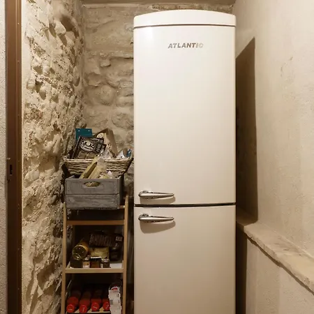 Edo Maison Apartment *